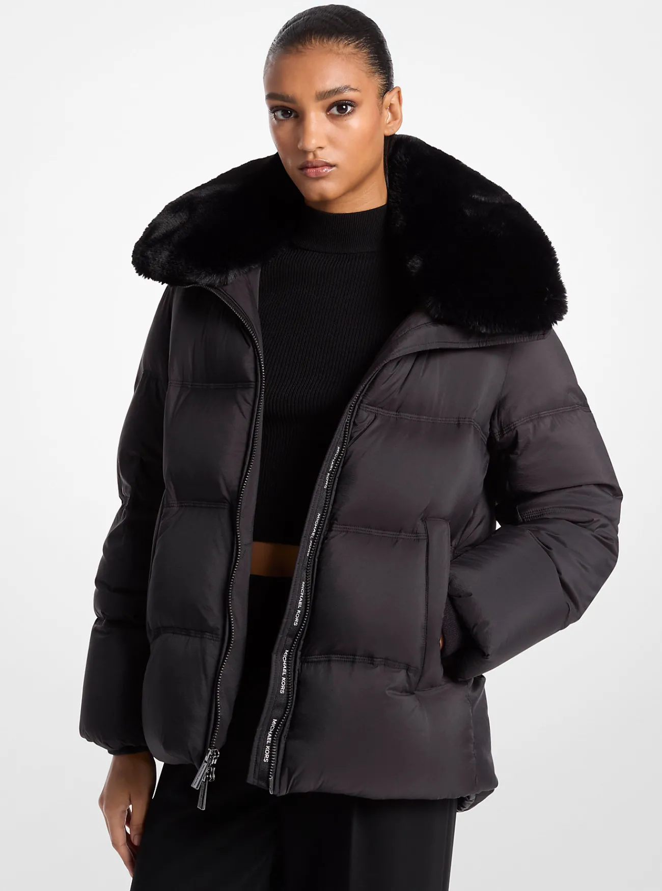 Michael Kors Doorgestikt pufferjack met kraag van imitatiebont ZWART Fashion