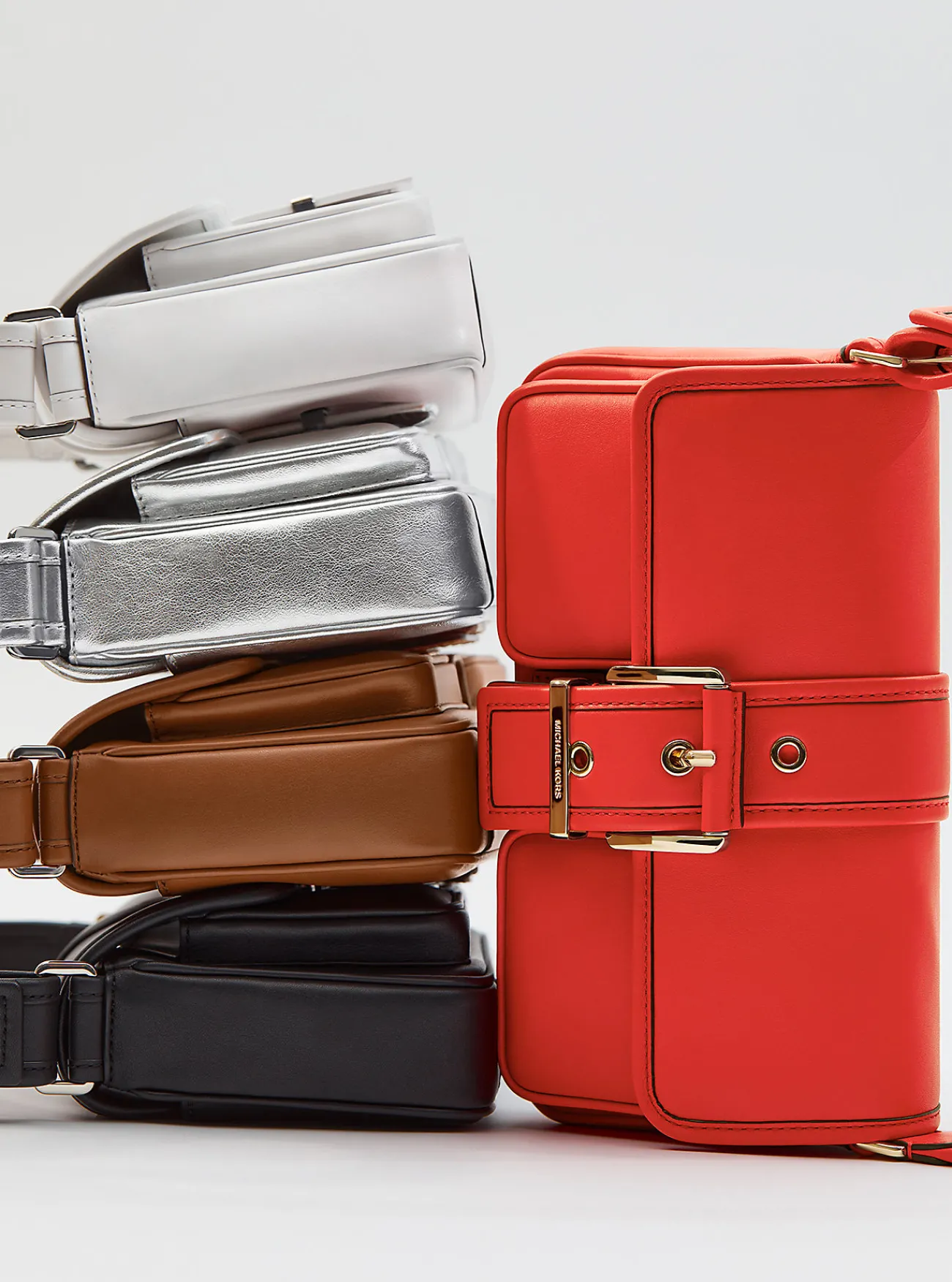 Michael Kors Schoudertas Colby van metallic leer, middelgroot ZILVER Outlet
